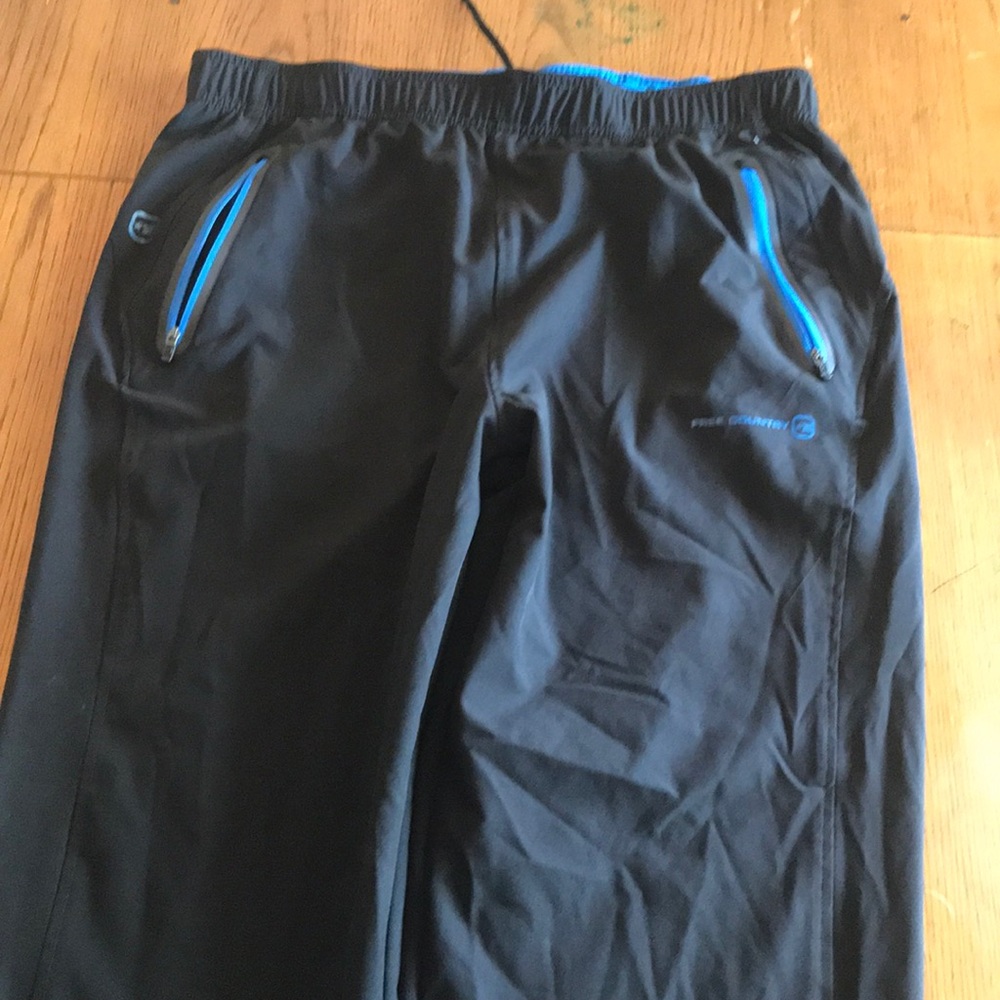 Free Country Mens Airy Active Woven Pants. Large